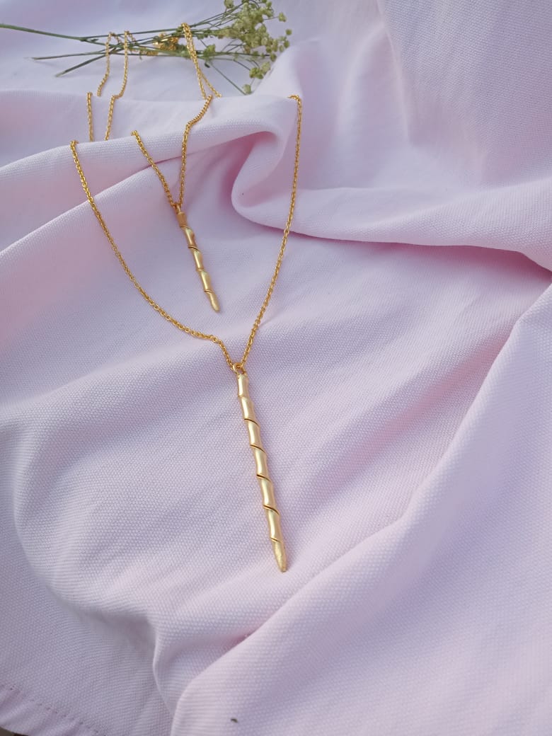 Double layer simple stick twisted necklace