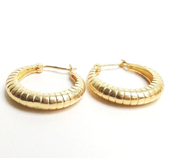 Classic Ribbed Gold Hoop Earring