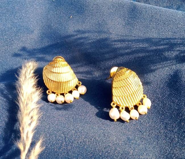 Golden Shell Pearl Drop Earring