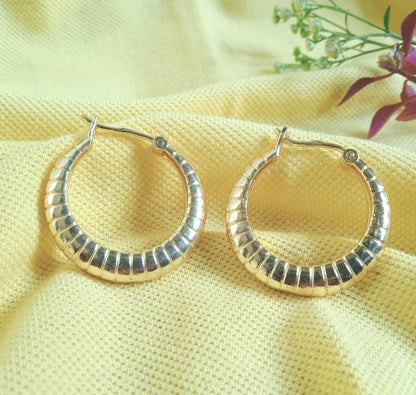Classic Ribbed Gold Hoop Earring