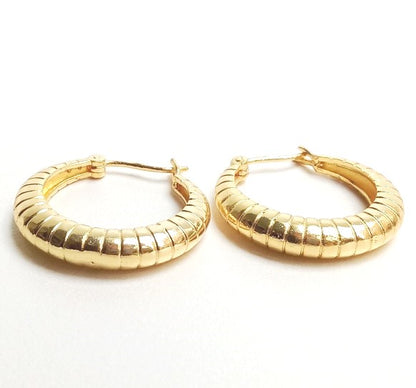 Classic Ribbed Gold Hoop Earring
